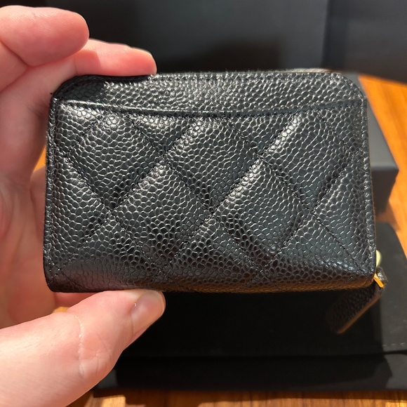 Chanel Zipped Cardholder - Black with Gold Hardware - Picture 4 of 8